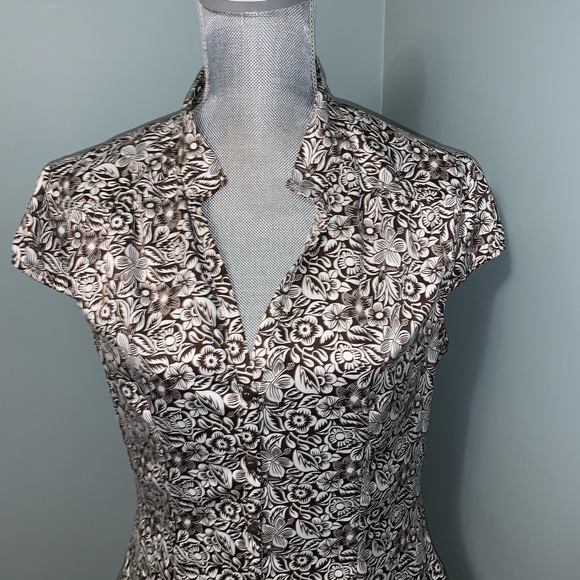 RICKI’S size 12 fitted Hawaiian Floral print button down blouse office wear - Picture 2 of 6